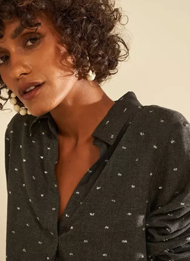 Sud Express Tops & Blouses|Blouse A Col V Et Plumetis Lurex Gris Tarano