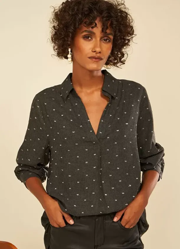 Sud Express Tops & Blouses|Blouse A Col V Et Plumetis Lurex Gris Tarano