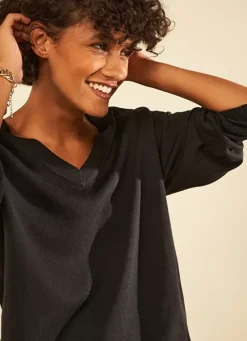 Sud Express Jumpers & Cardigans|Pull A Col V Au Tricotage Jersey Noir Madeleina
