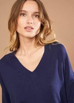Sud Express Jumpers & Cardigans|Pull Col V A Maille Douce Marine Marseillan