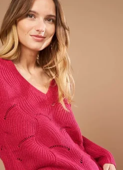 Sud Express Jumpers & Cardigans|Pull Col V Au Tricotage Ajoure Framboise Matido